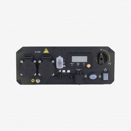 Detalle del panel frontal del P3500i con conexiones y sistema inverter.